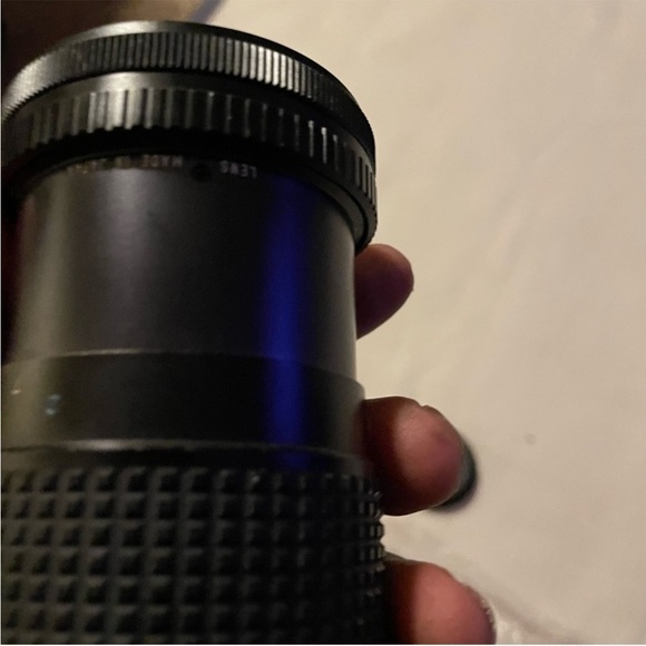 TOKINA Black Zoom Lens with Essential Accessories - Picture 8 of 16